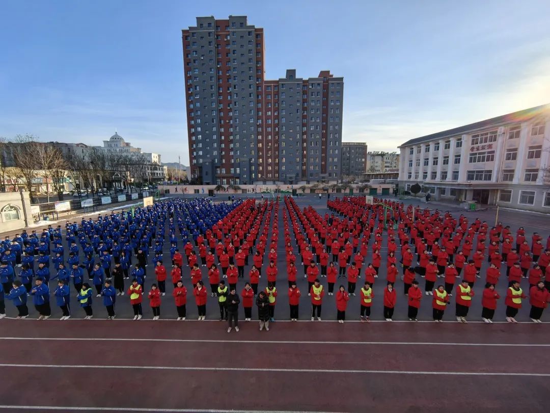 “青春禮贊二十大(dà)，奮進擔當向未來(lái)”——富民(mín)學校(xiào)跑操評比暨春季校(xiào)園接力賽活動